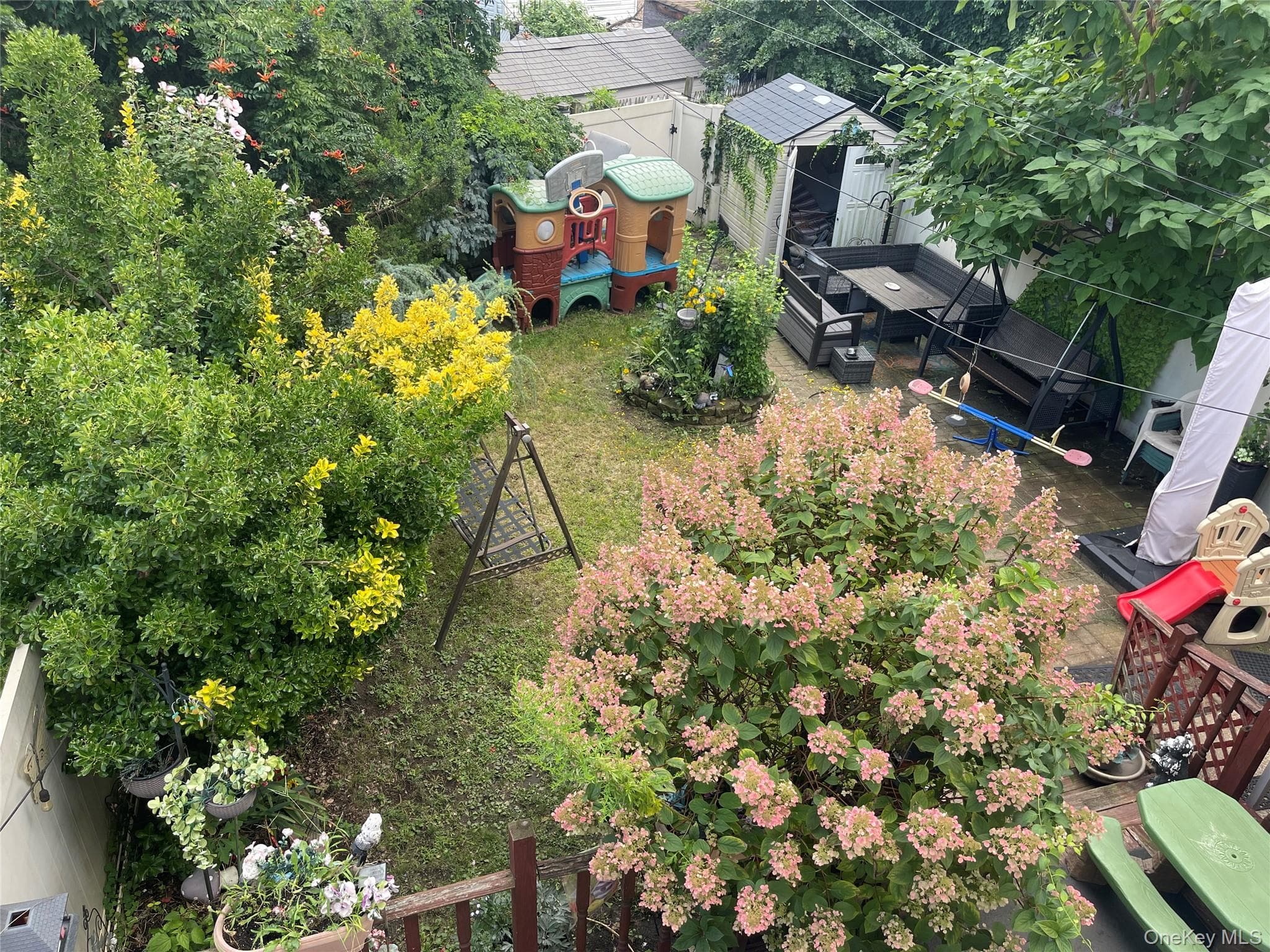 10343 Woodhaven Boulevard thumbnail 2