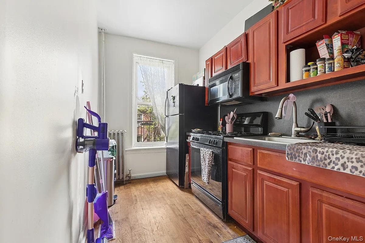 381 Sumpter Street thumbnail 5