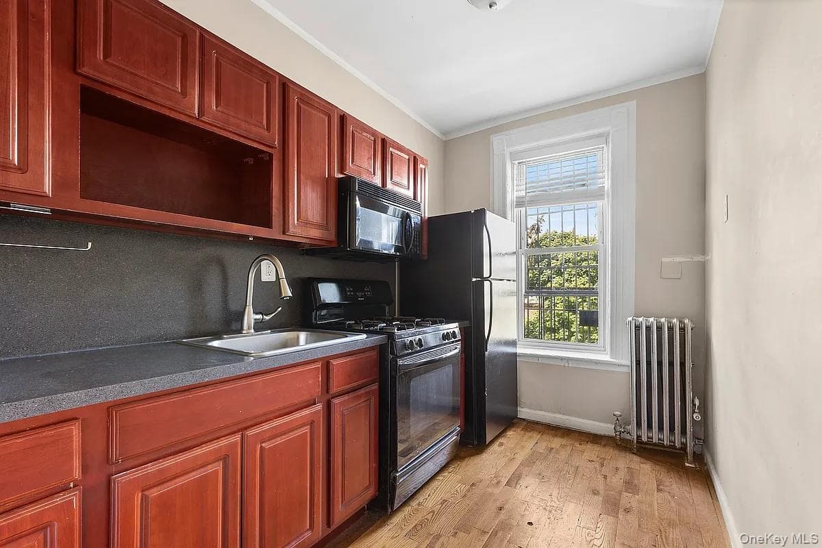 381 Sumpter Street thumbnail 4