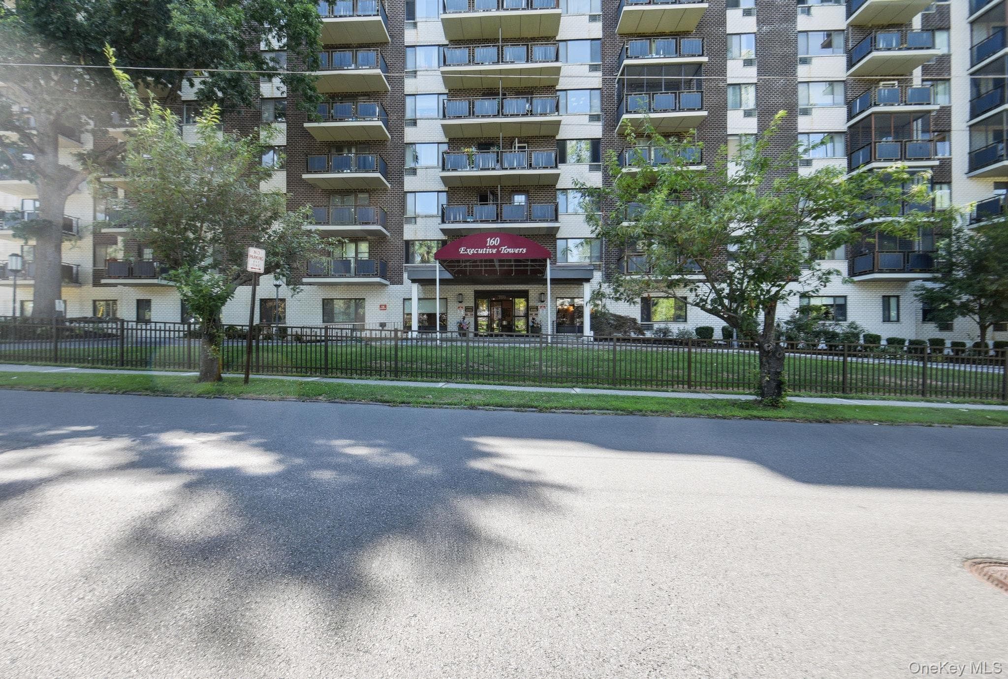 160 Academy Street Unit: 3P photo 1