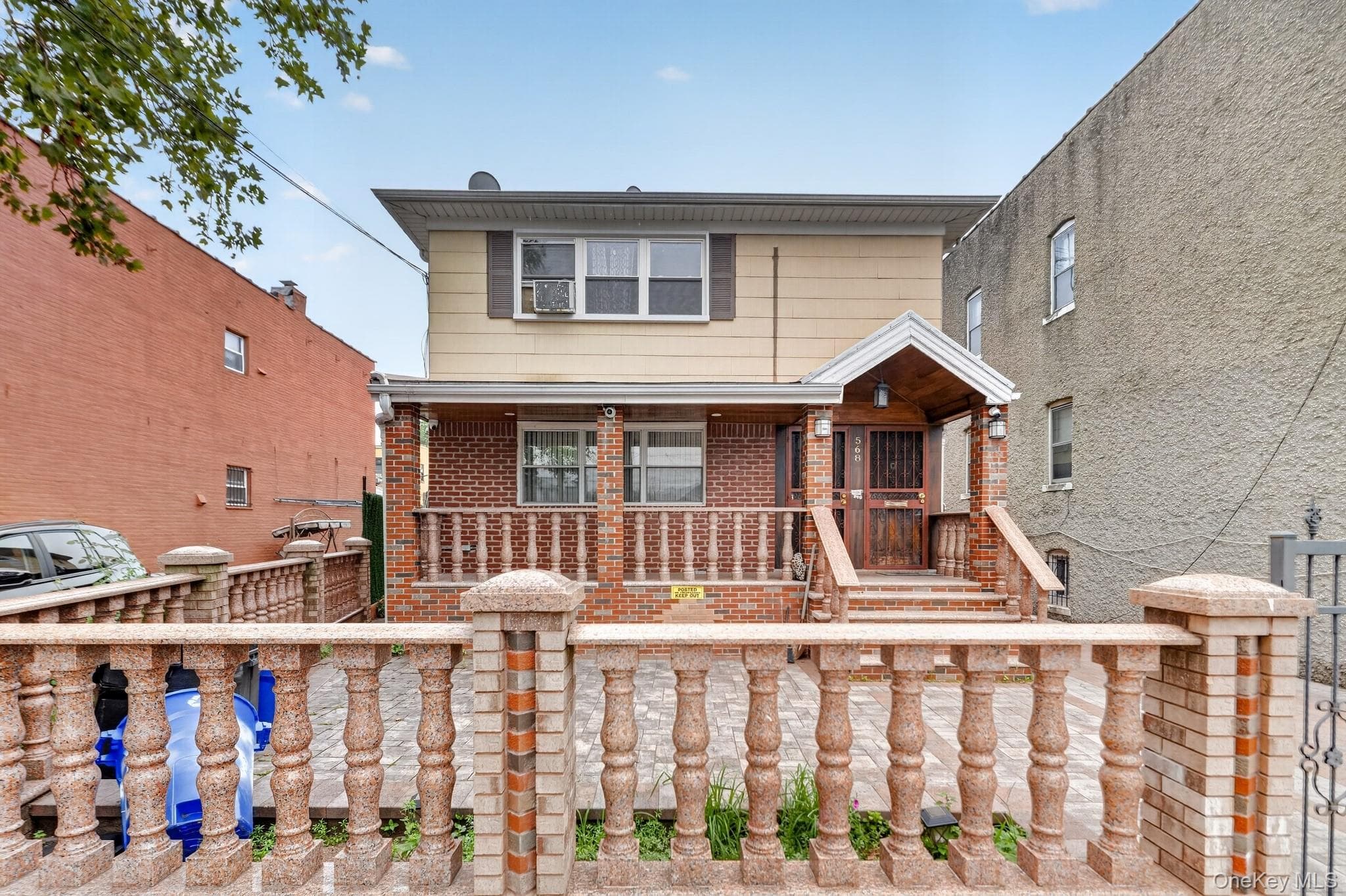 568 Autumn Avenue photo 1