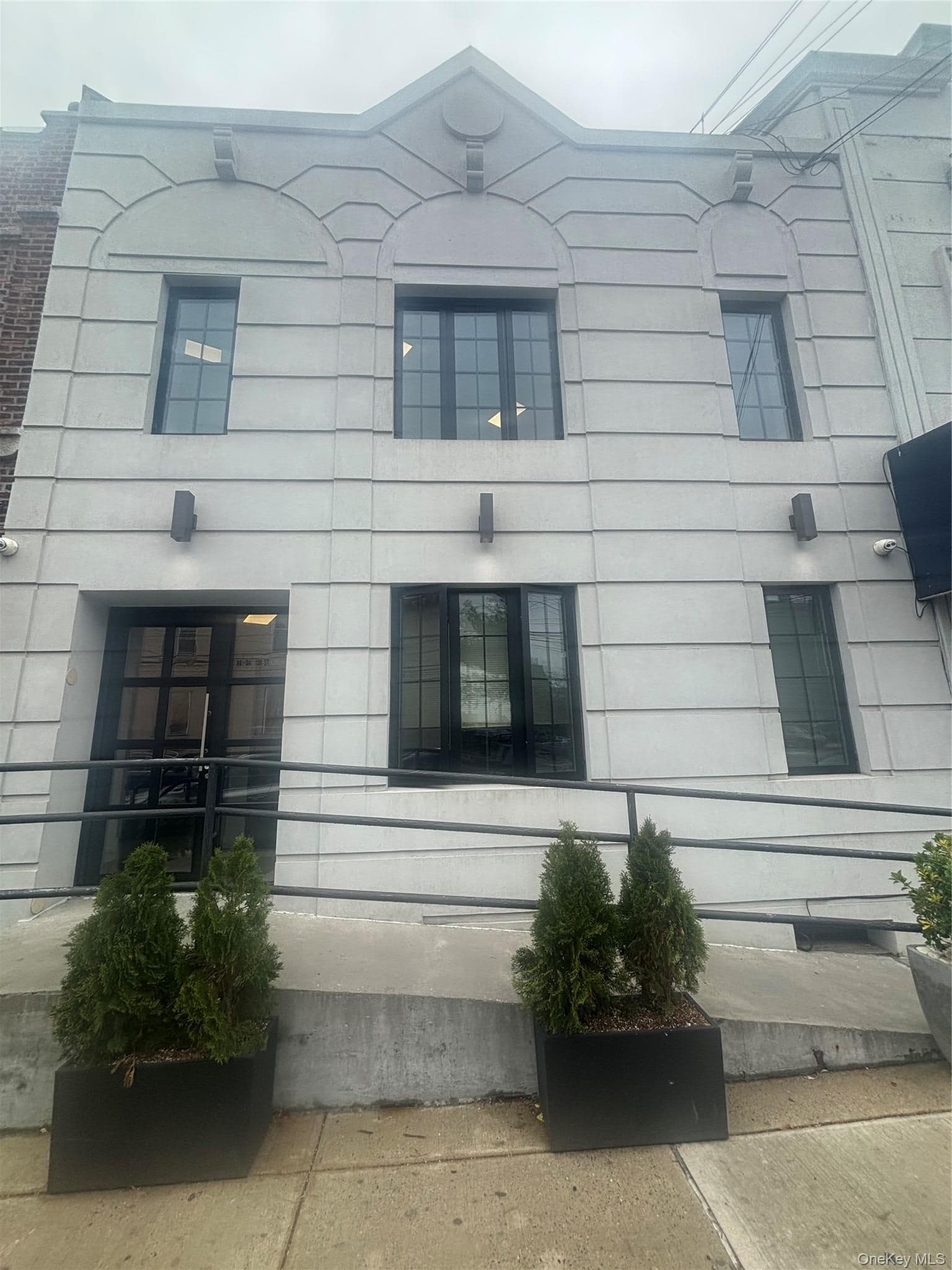 135-31 Kew Gardens Road, Kew Garden Hills