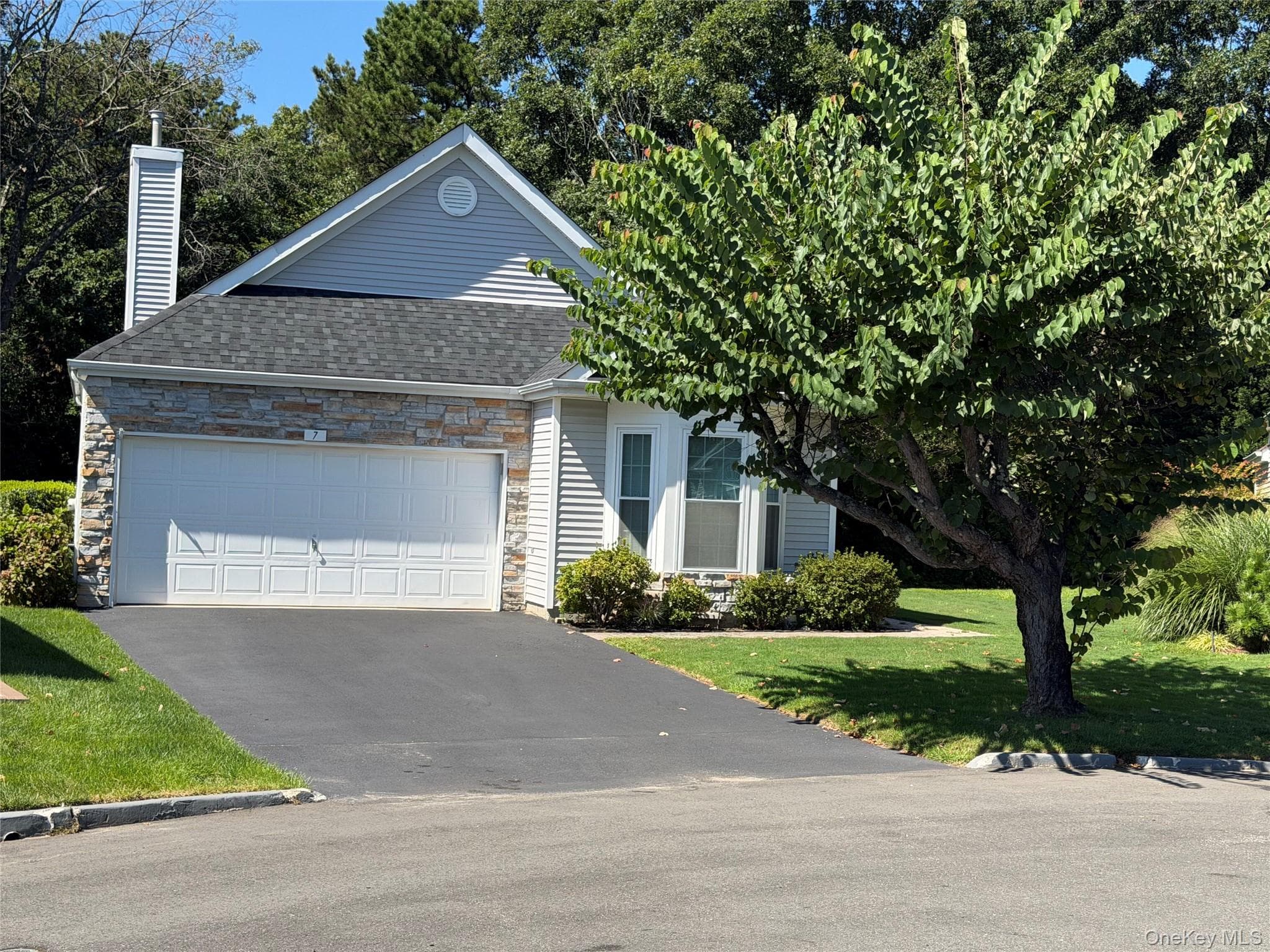 7 Sagaponack Court thumbnail 8