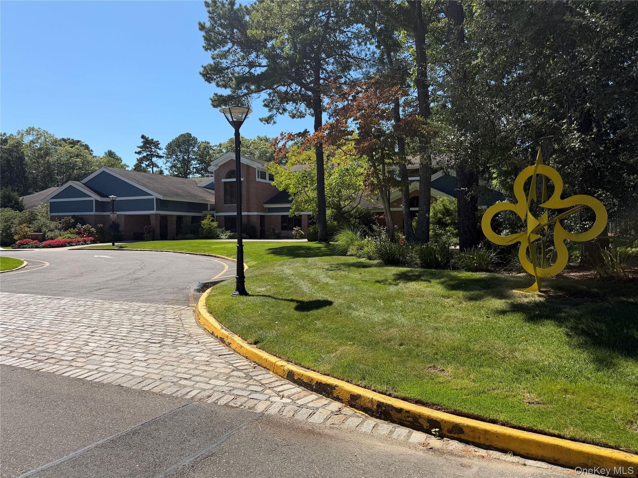 7 Sagaponack Court thumbnail 3