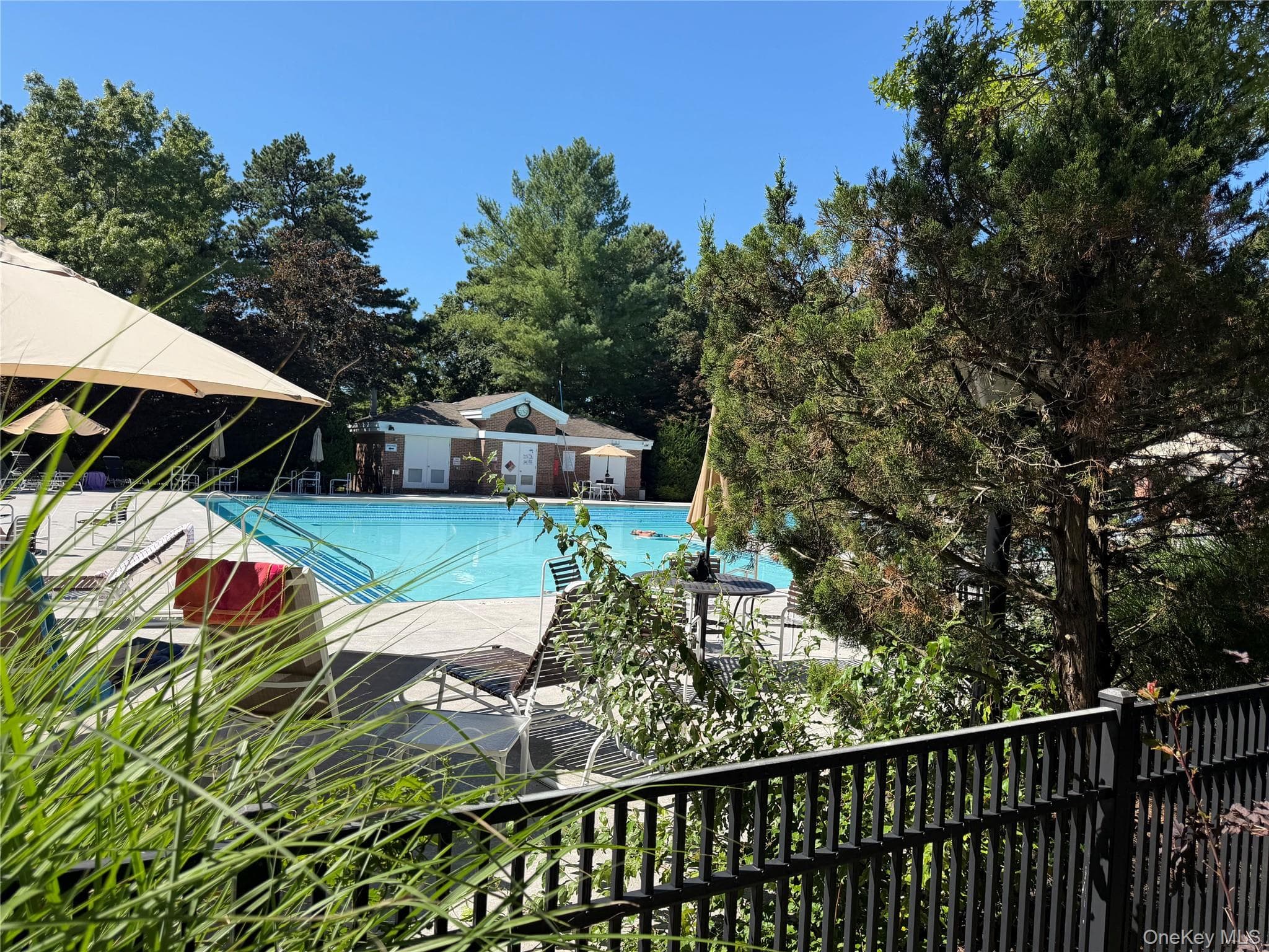 7 Sagaponack Court thumbnail 6