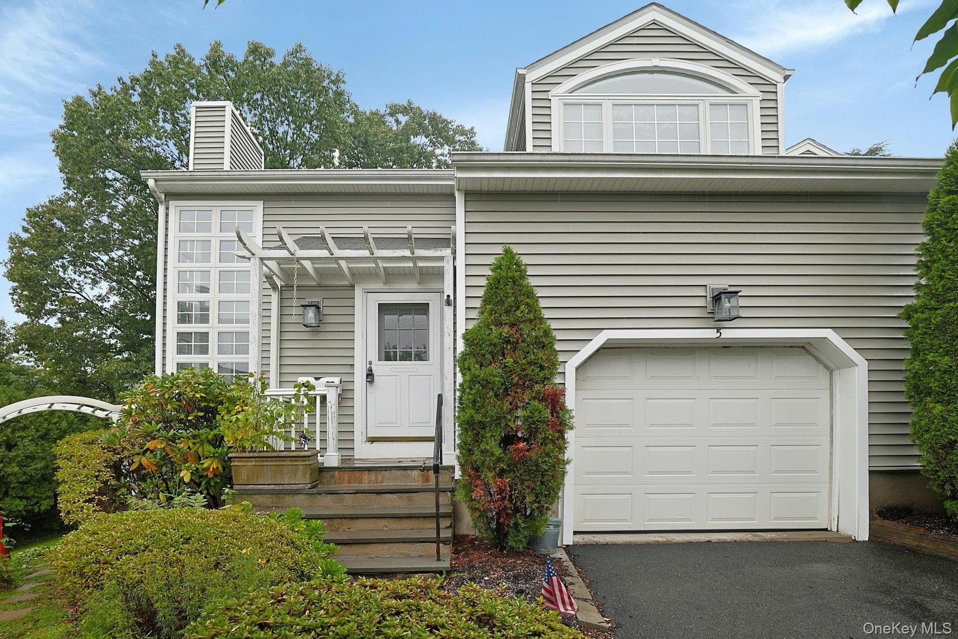 5 Pinewood Drive photo 1