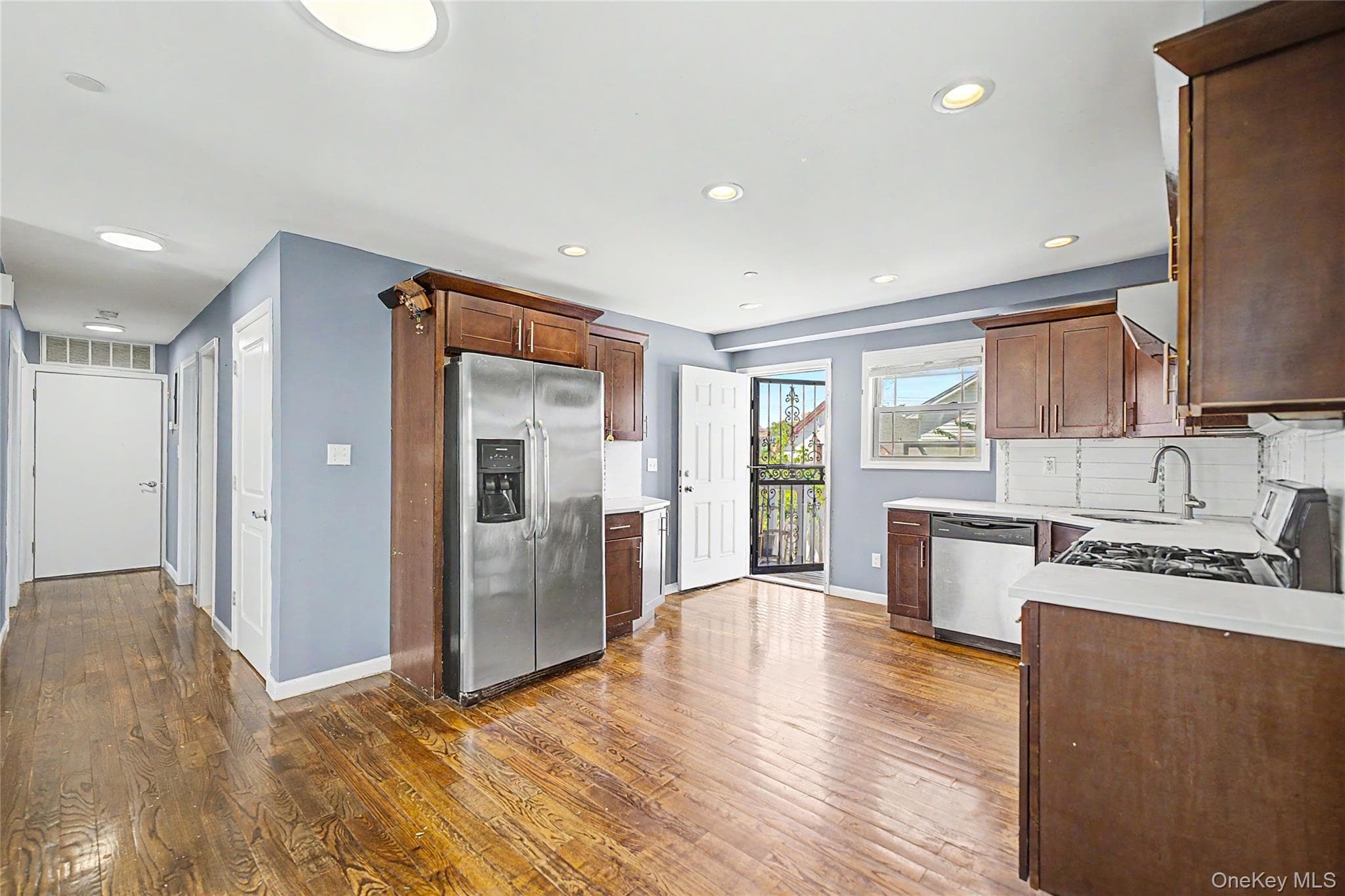 10205 Davenport Court thumbnail 12