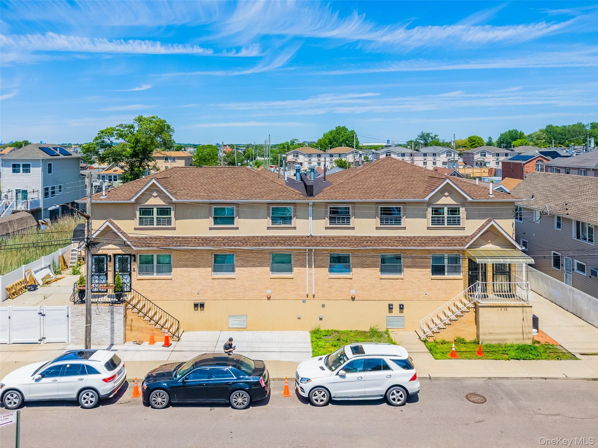 10205 Davenport Court thumbnail 3