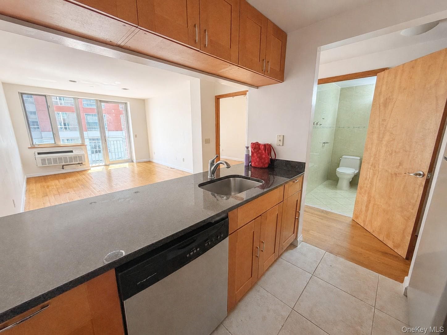 6314 Queens Boulevard Unit: 3E thumbnail 11