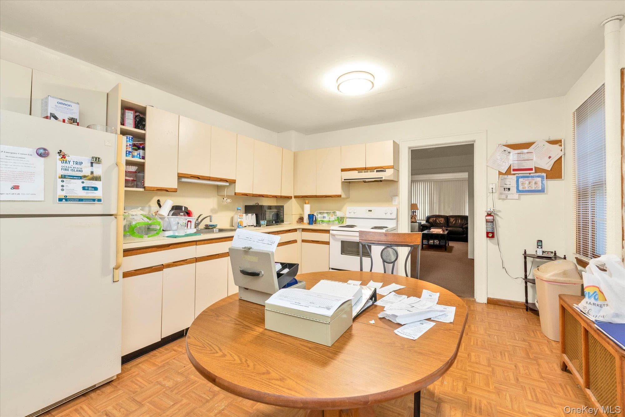 343 Roslyn Avenue thumbnail 3