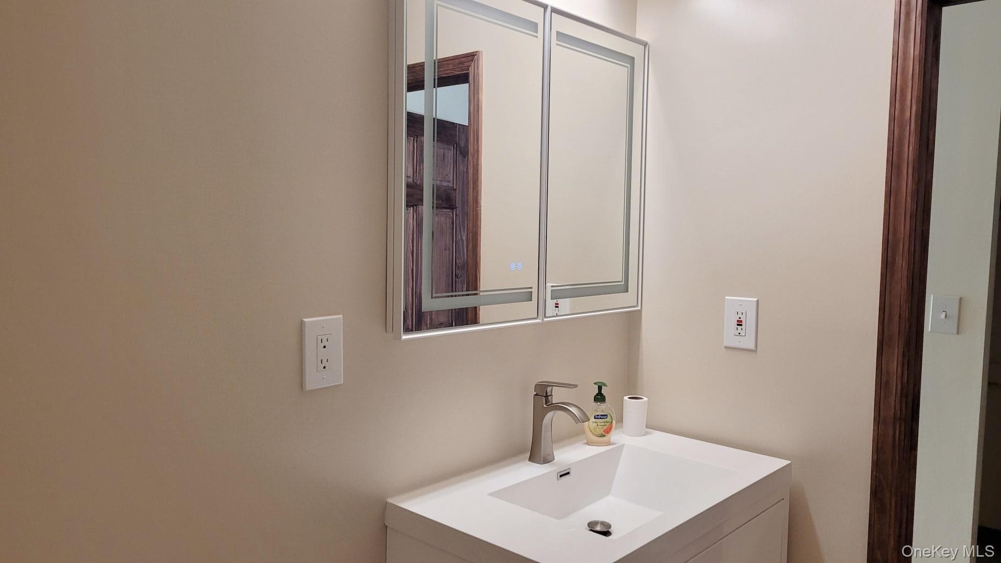 13 Waters Drive thumbnail 15
