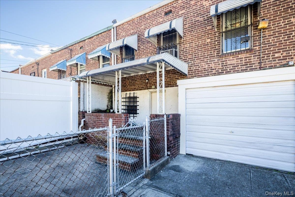 18311 Dunlop Avenue thumbnail 19