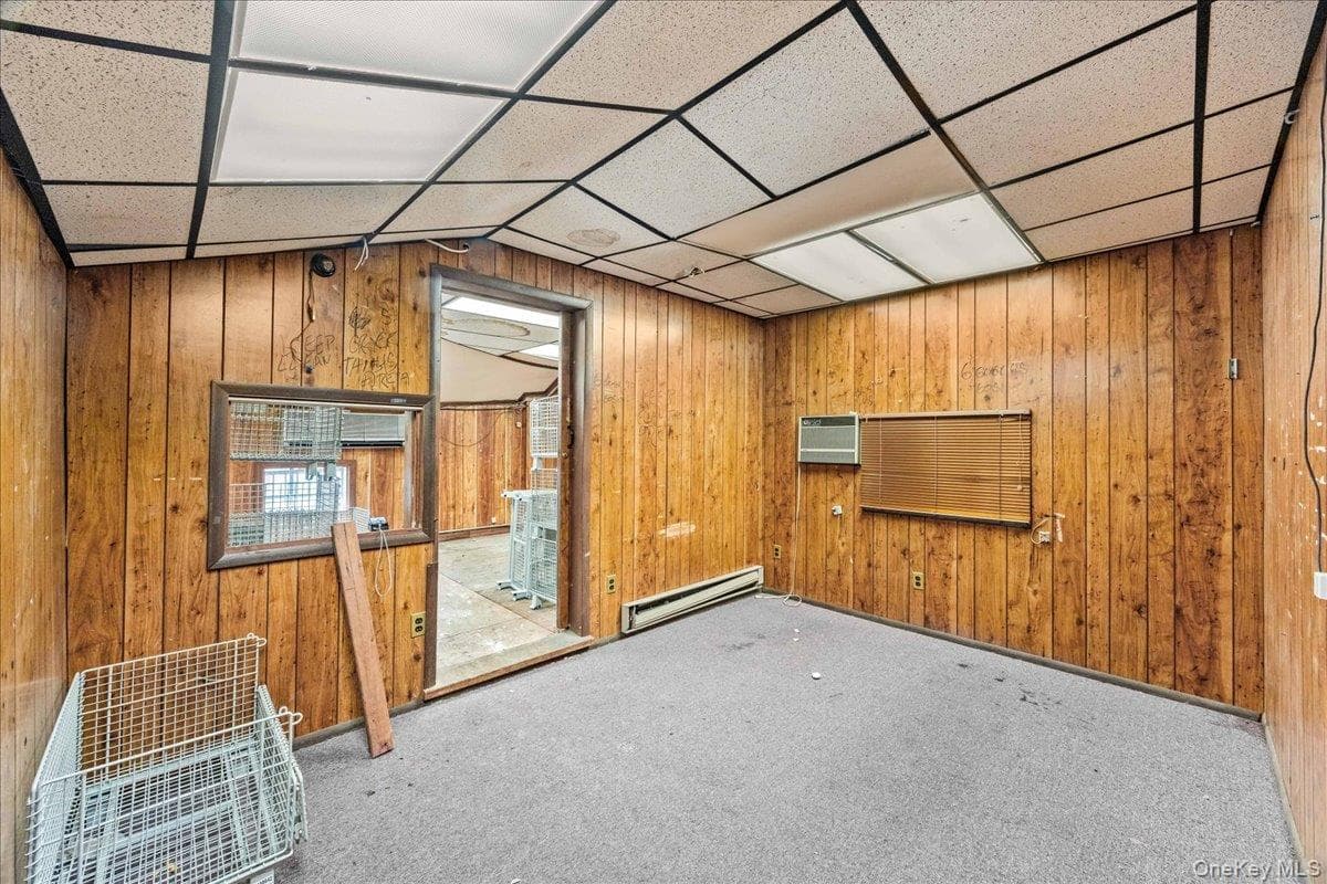 1044 Merrick Road thumbnail 8
