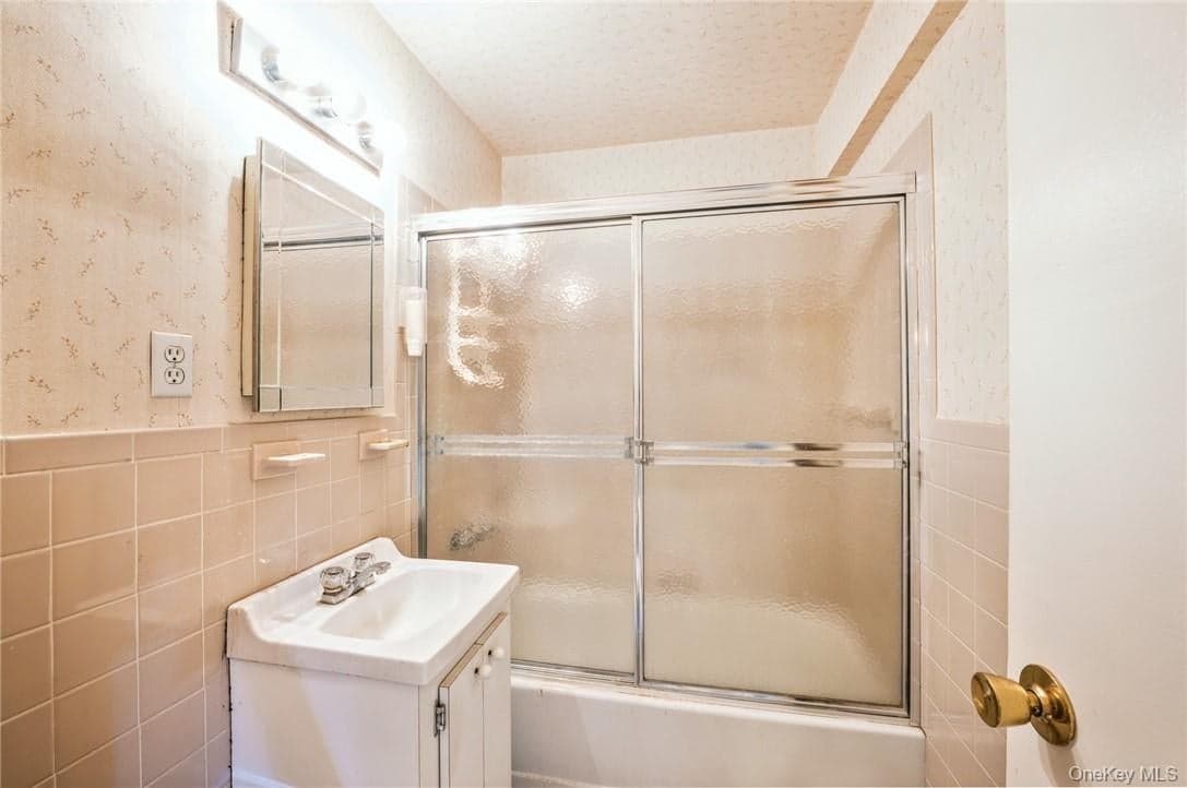 6300 Riverdale Avenue Unit: 1B thumbnail 13