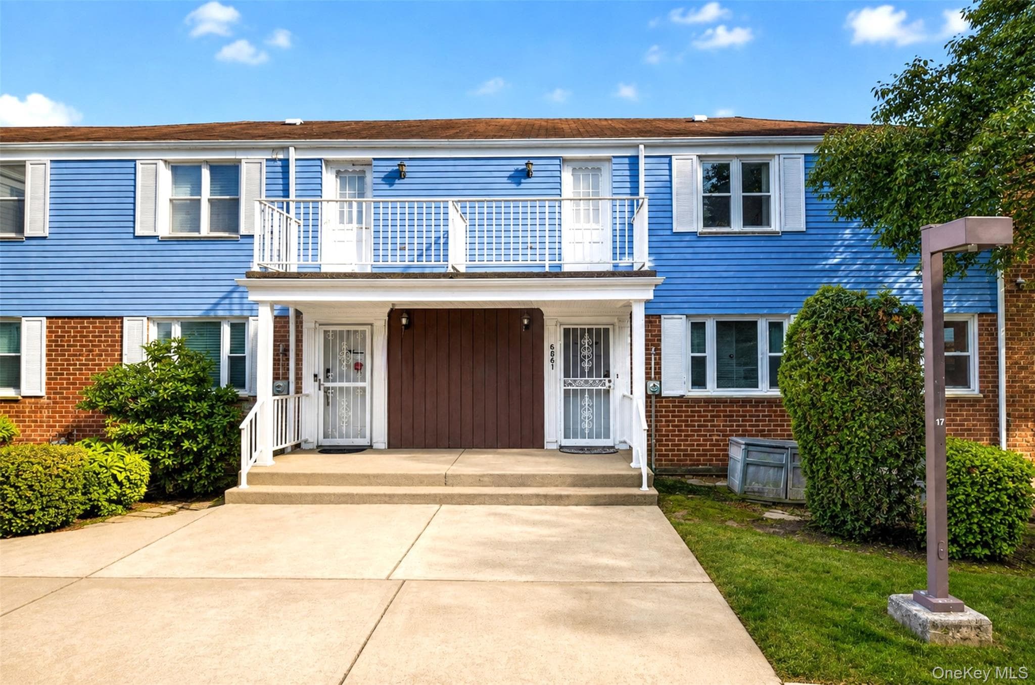 6861 Cloverdale Boulevard Unit: 108, Bayside