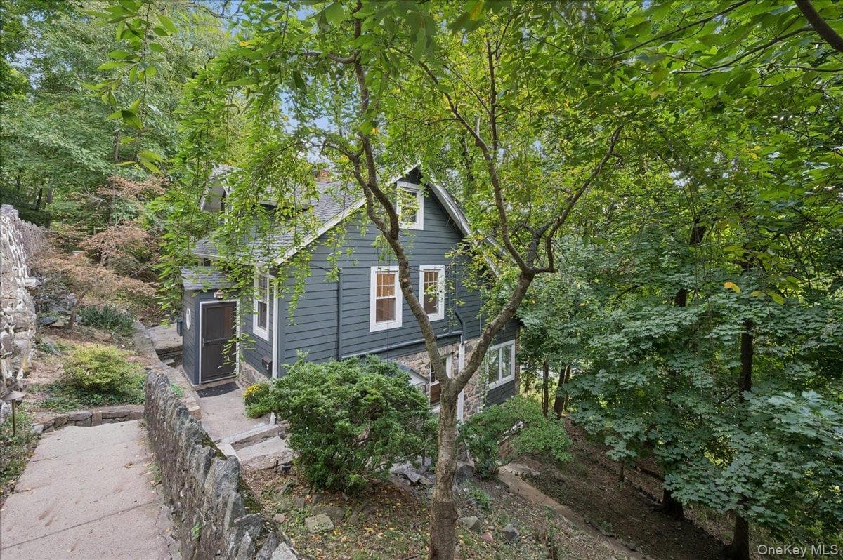 21 Cliff Street photo 1