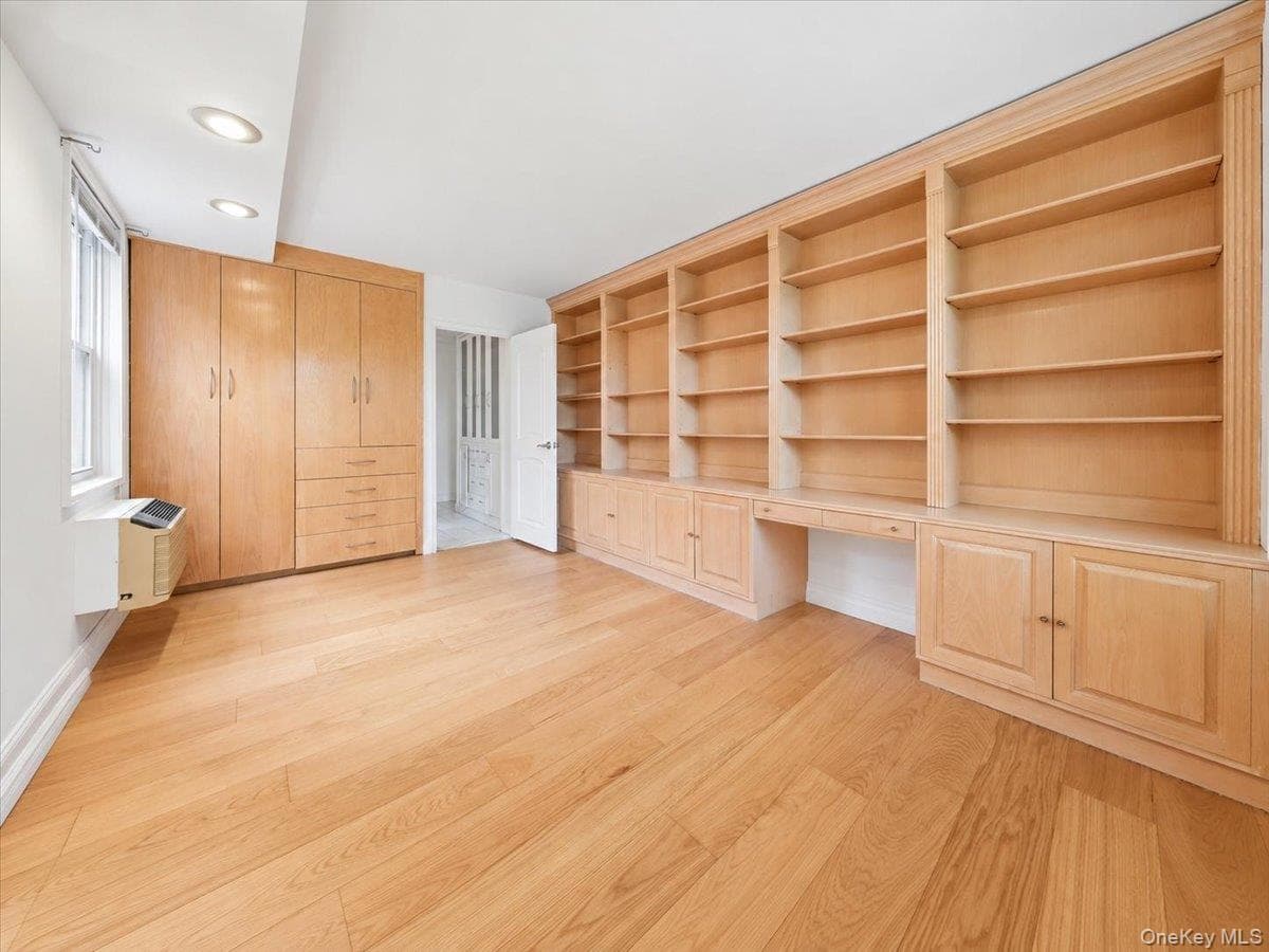 2575 Palisade Avenue Unit: 1L thumbnail 4