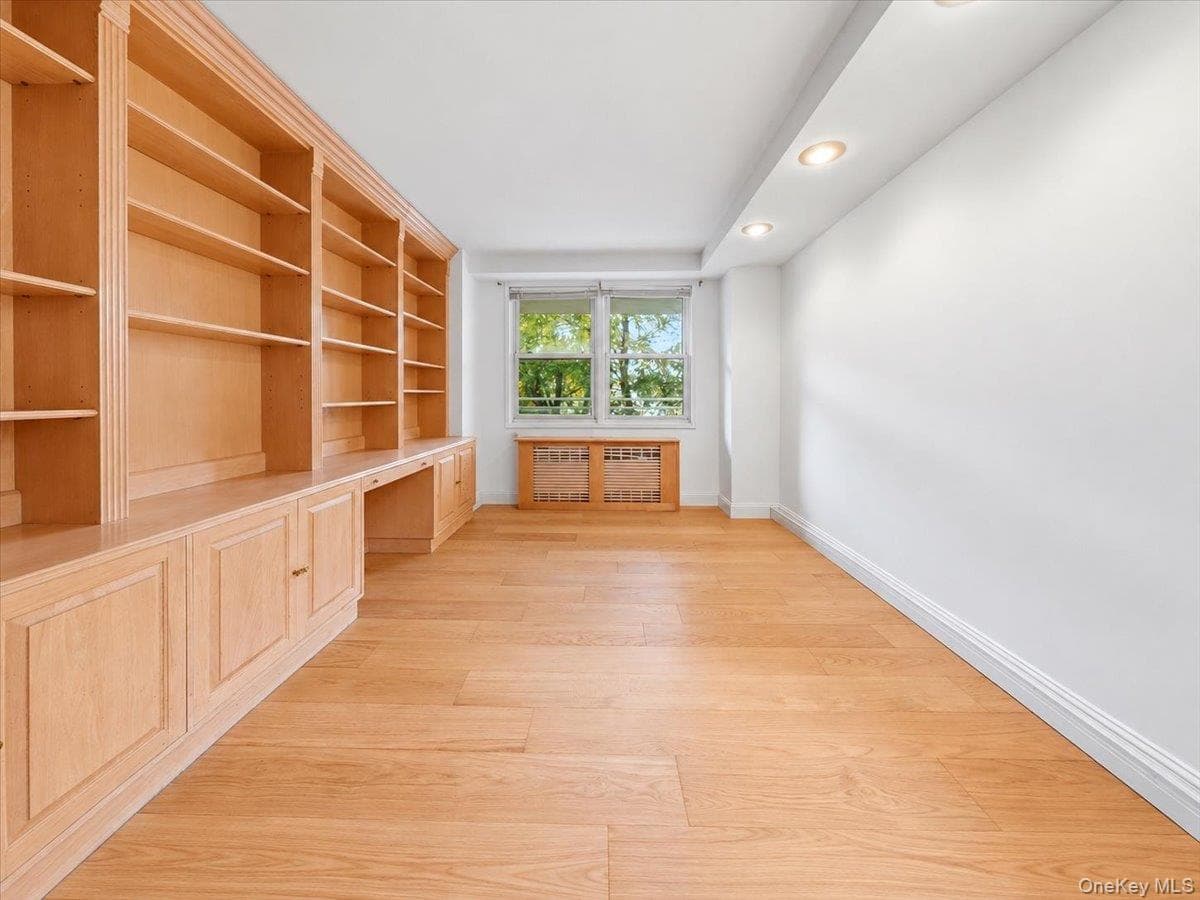 2575 Palisade Avenue Unit: 1L thumbnail 5