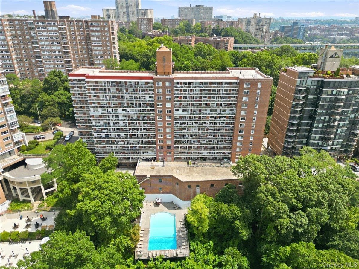 2575 Palisade Avenue Unit: 1L thumbnail 16