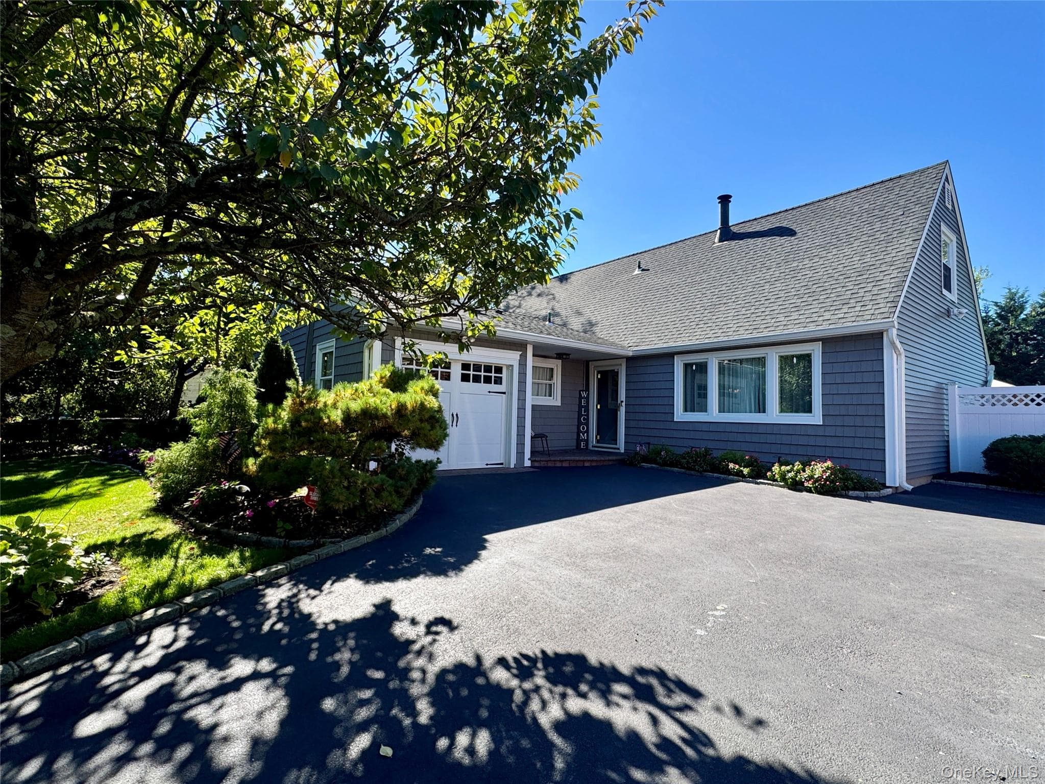 1588 Roosevelt Avenue, Bohemia