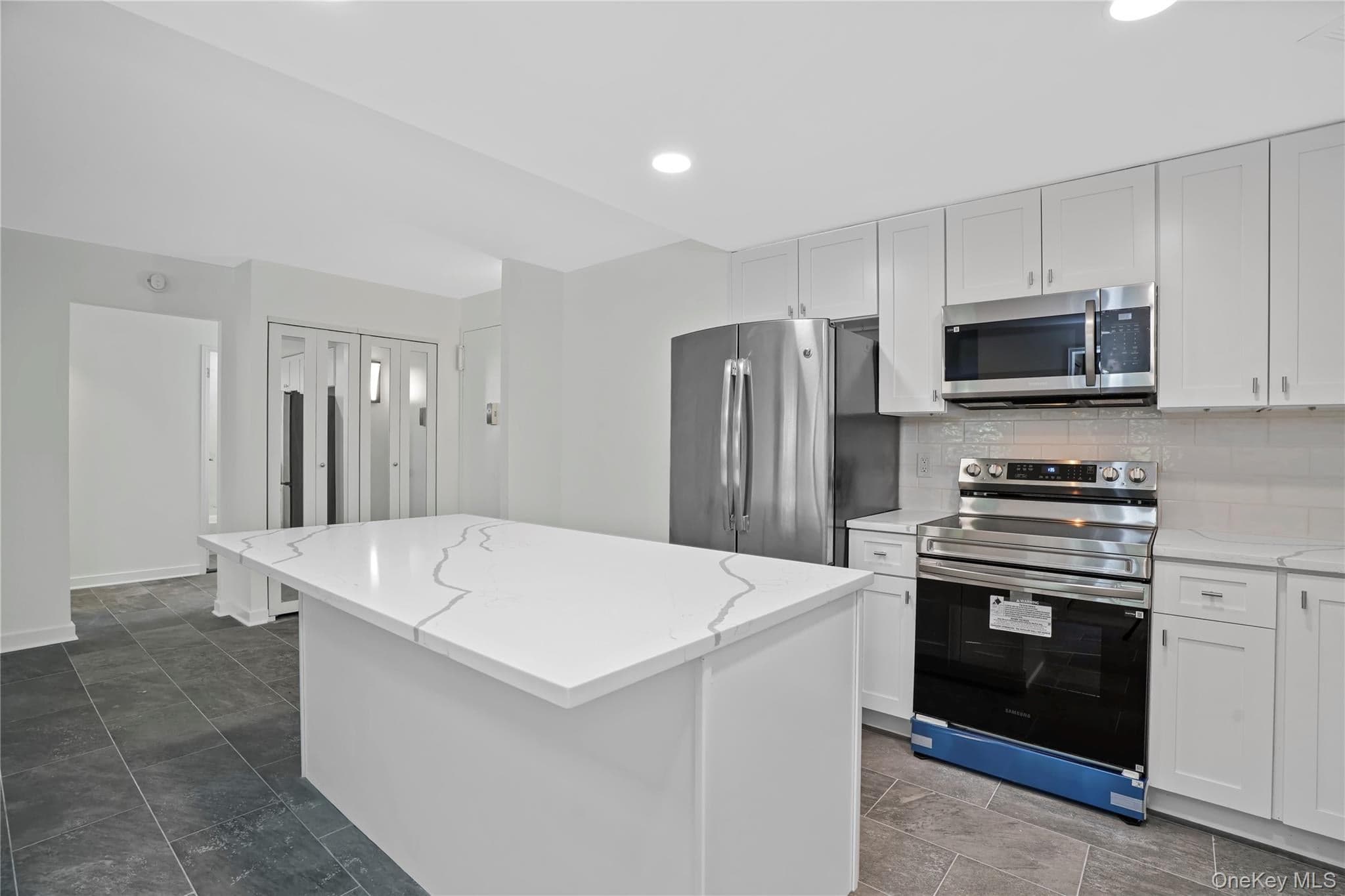 300 High Point Drive Unit: 314 thumbnail 13