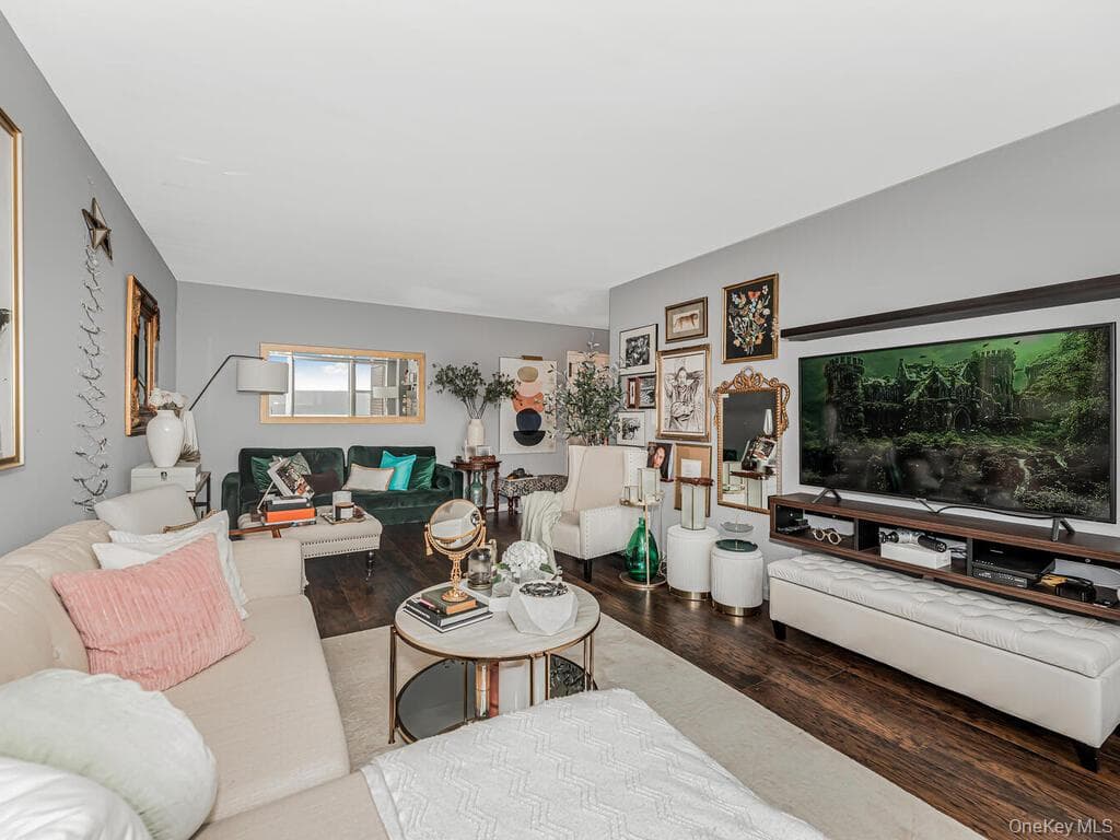 5800 Arlington Avenue Unit: 16A thumbnail 4
