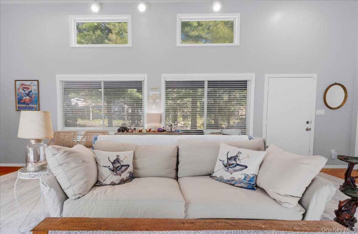 10 Glenmore Drive thumbnail 24