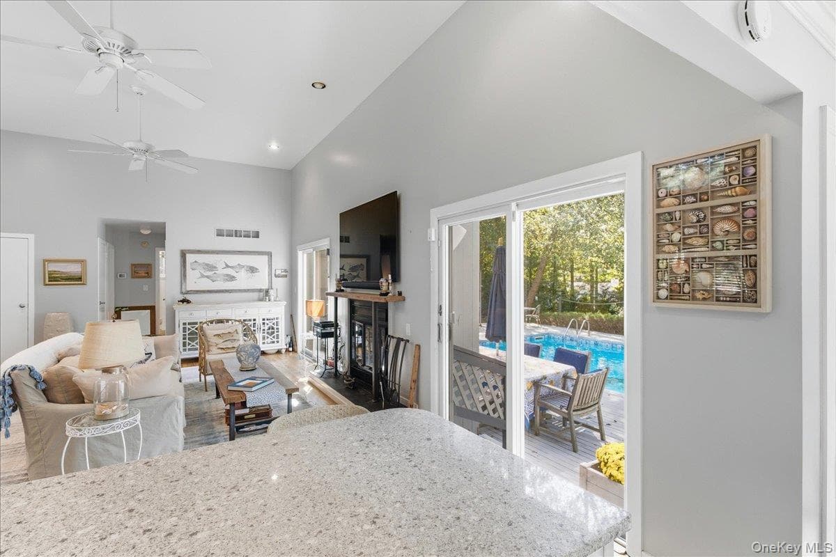 10 Glenmore Drive thumbnail 25