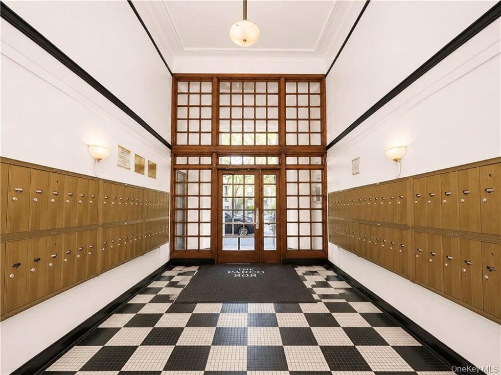 190 72nd Street Unit: 122 thumbnail 2