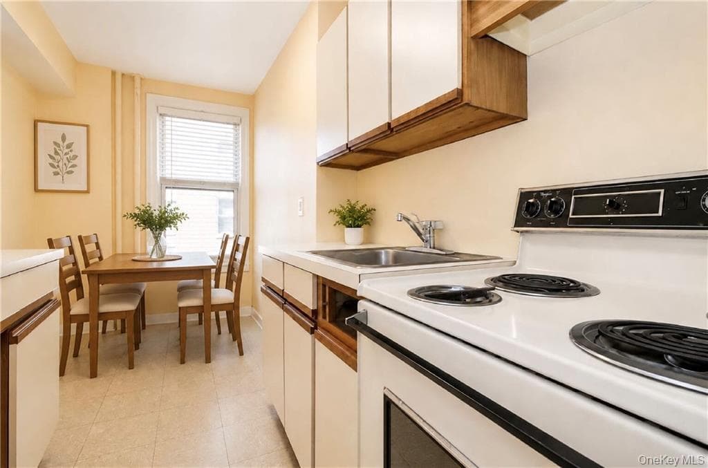 190 72nd Street Unit: 122 thumbnail 9