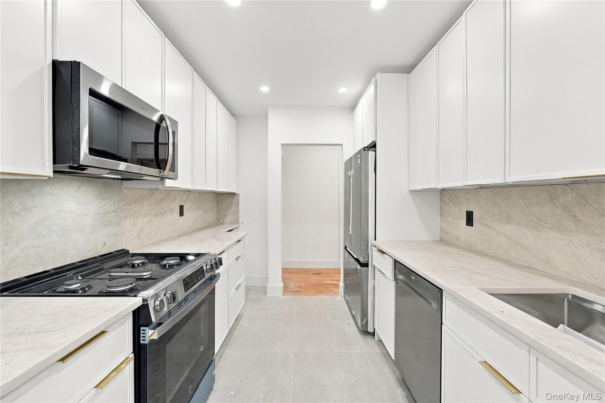 228-18 139th Avenue thumbnail 9