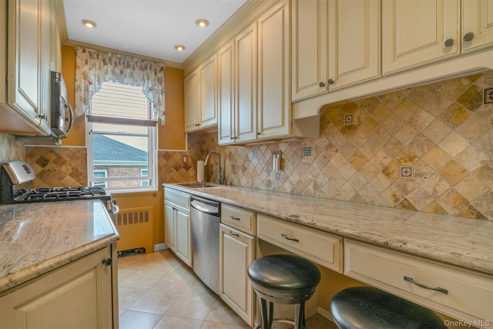 920 Pelhamdale Avenue Unit: A2H thumbnail 9