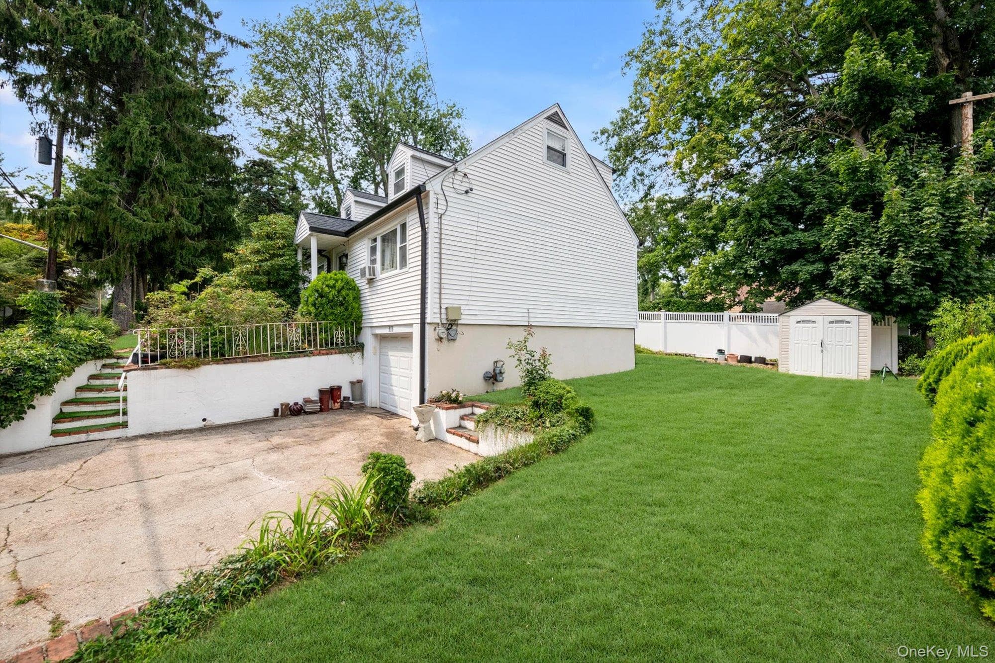 257 Schenck Avenue thumbnail 17