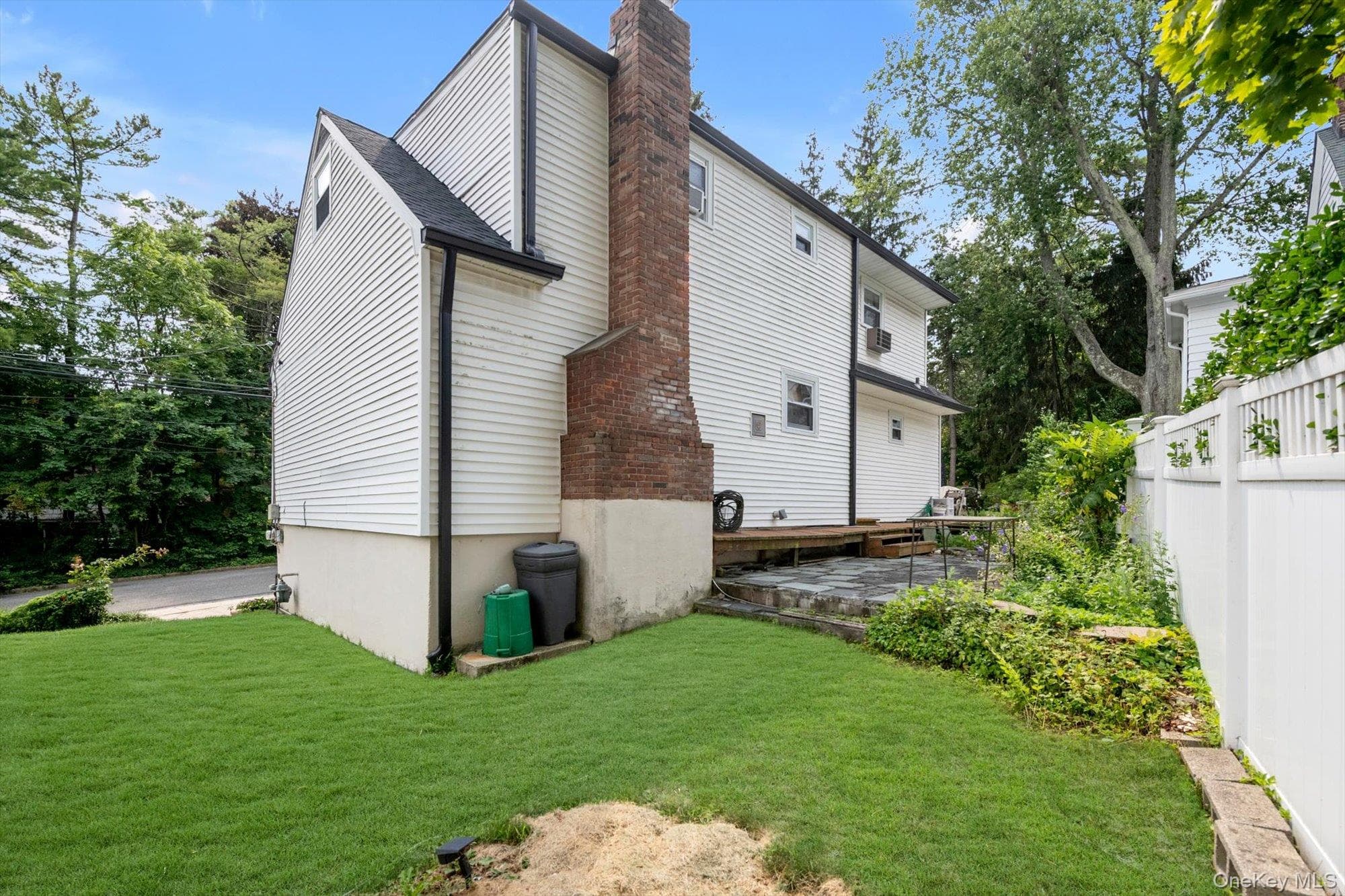 257 Schenck Avenue thumbnail 15
