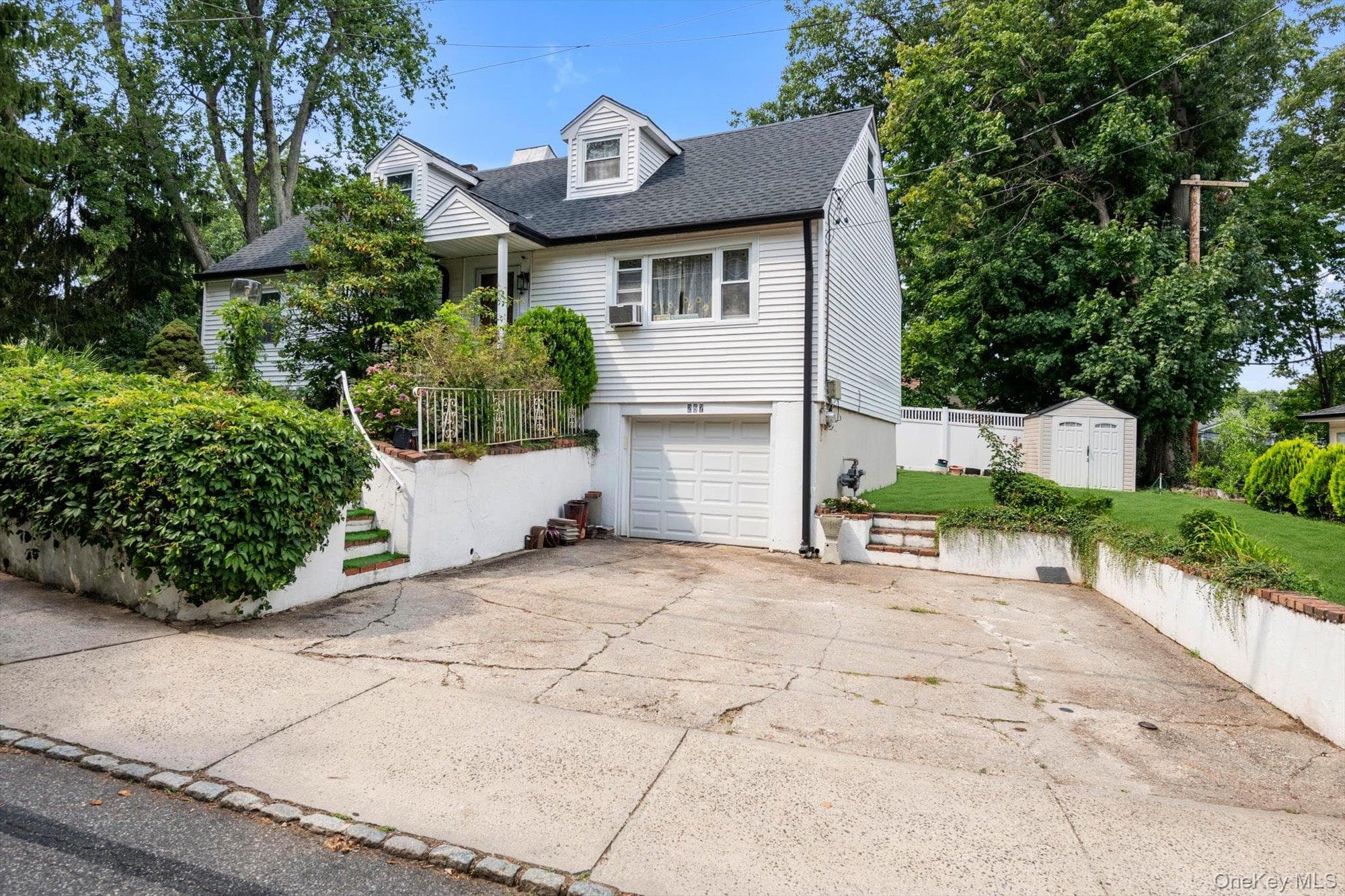 257 Schenck Avenue thumbnail 18