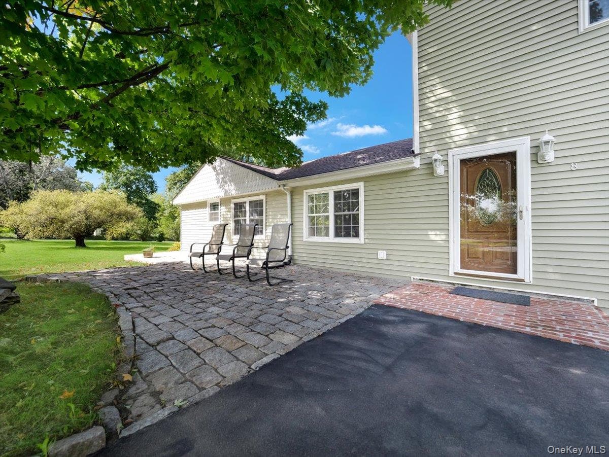 8 Acorn Drive thumbnail 40