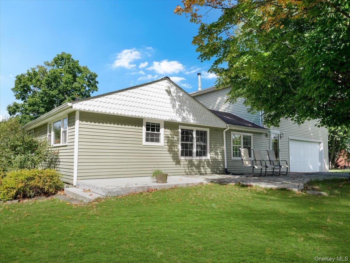 8 Acorn Drive thumbnail 41