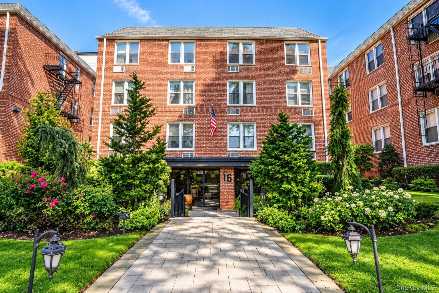 16 Main Street Unit: 1Q, East Rockaway