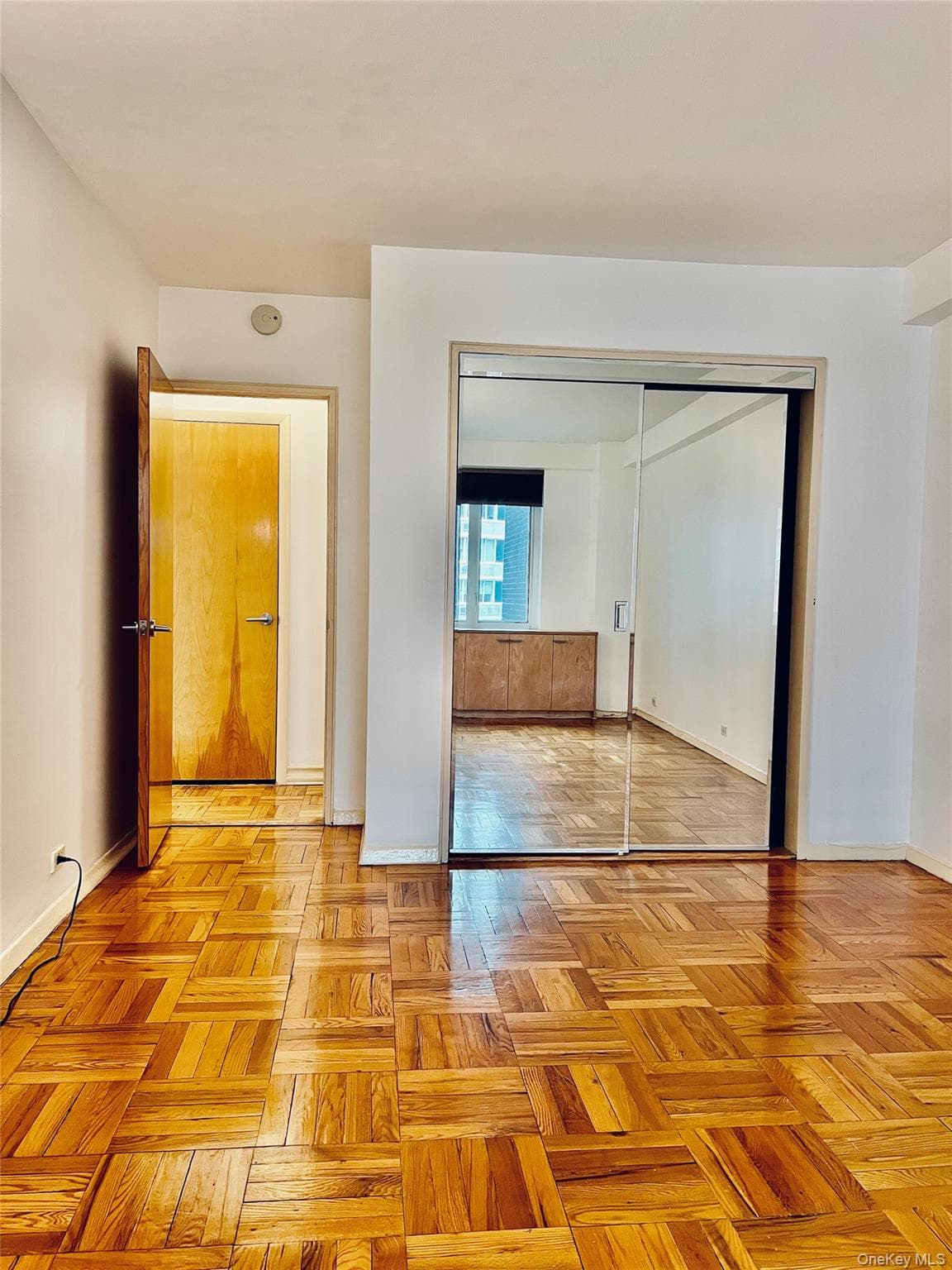 411 E 53rd Street Unit: 8L thumbnail 3