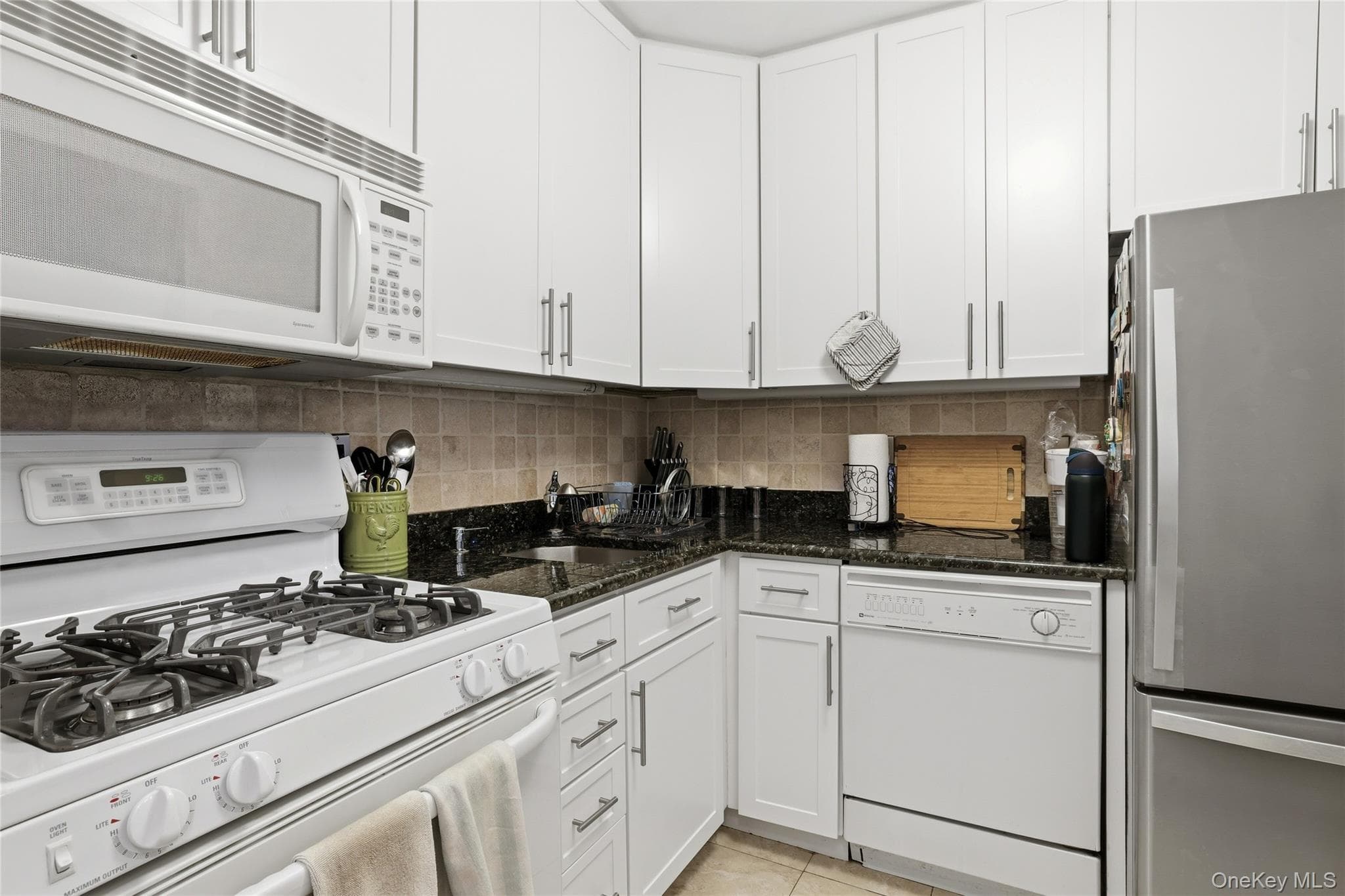 337 E 50th Street Unit: 2E thumbnail 6