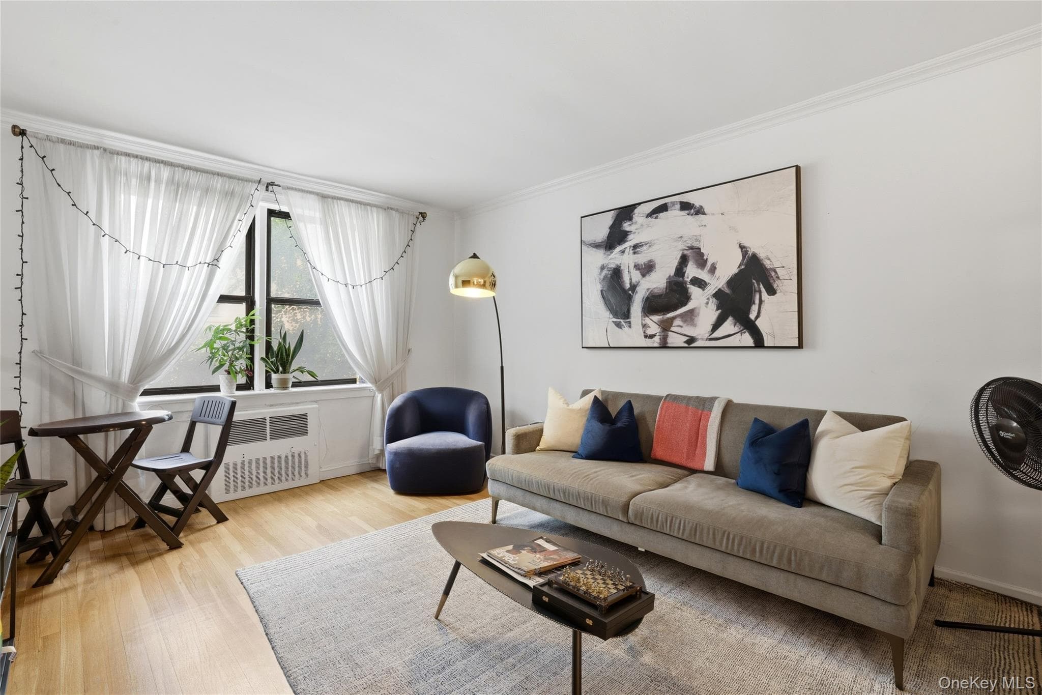 337 E 50th Street Unit: 2E thumbnail 3