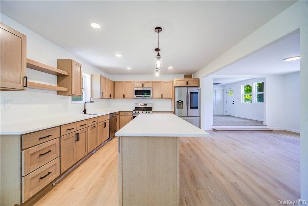 452 Vineyard Avenue thumbnail 8