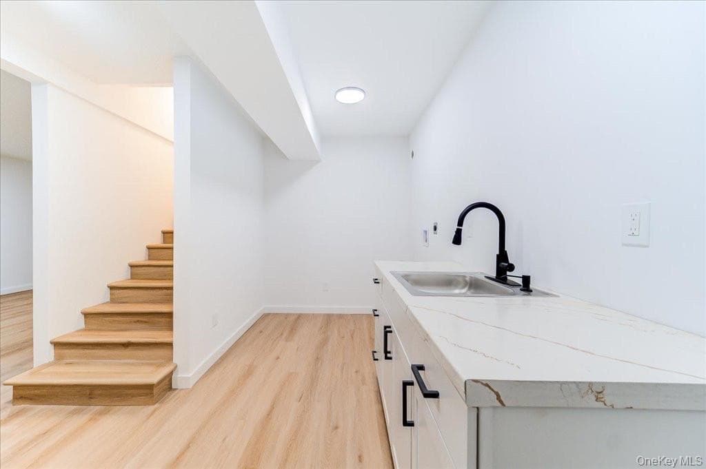 452 Vineyard Avenue thumbnail 16