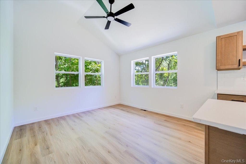 452 Vineyard Avenue thumbnail 10