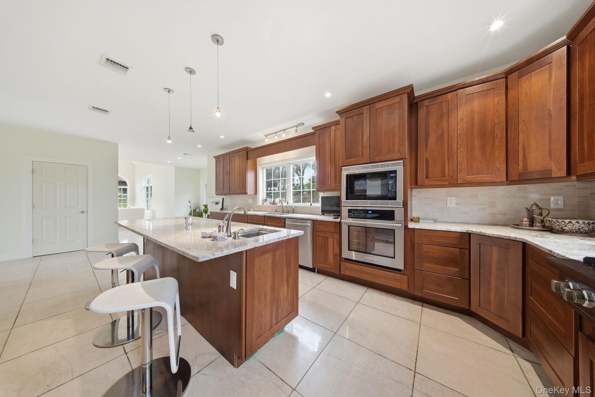 107 Breeze Hill Road thumbnail 14
