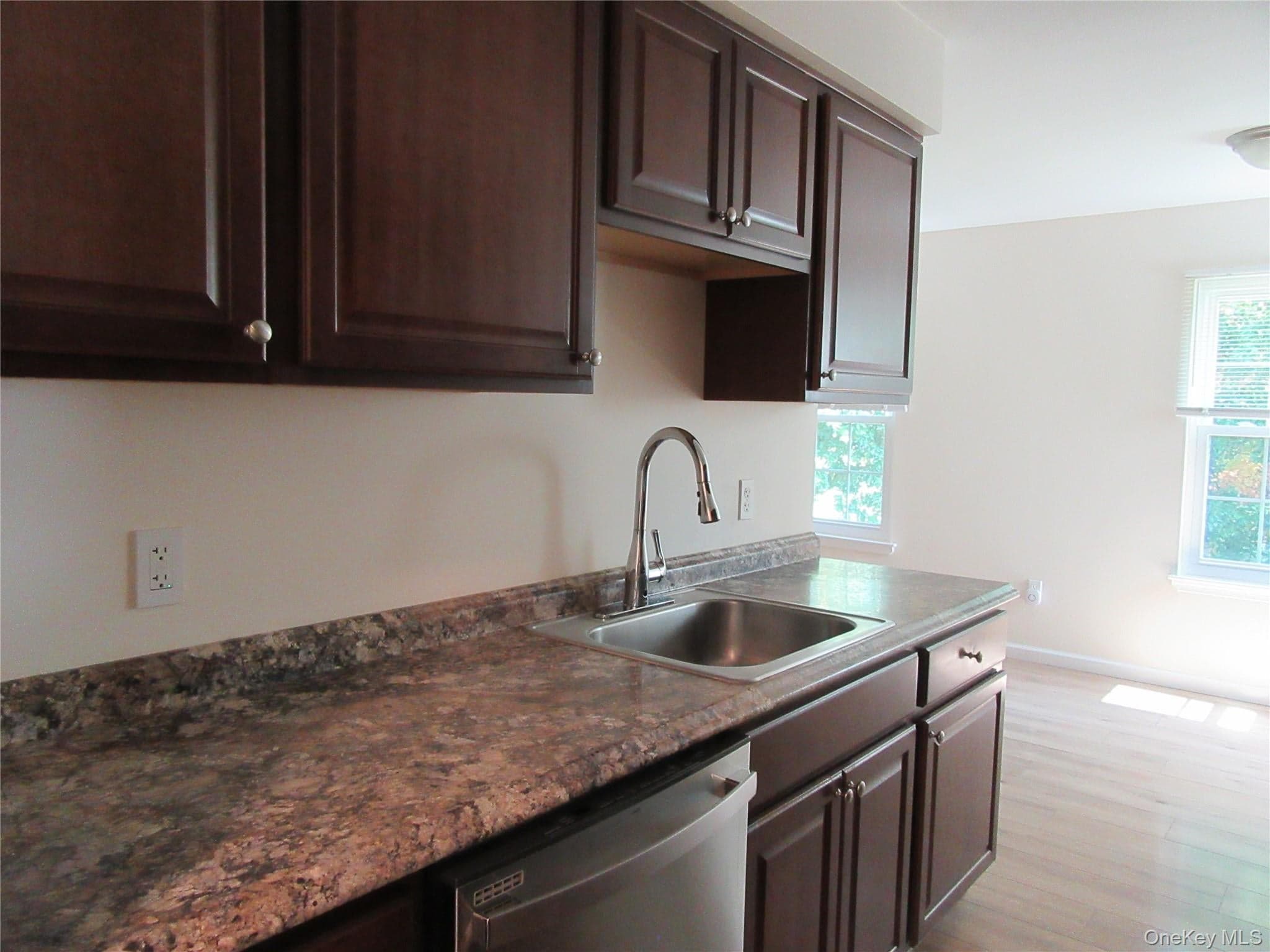 102 Cartwheel Court Unit: 22 thumbnail 7