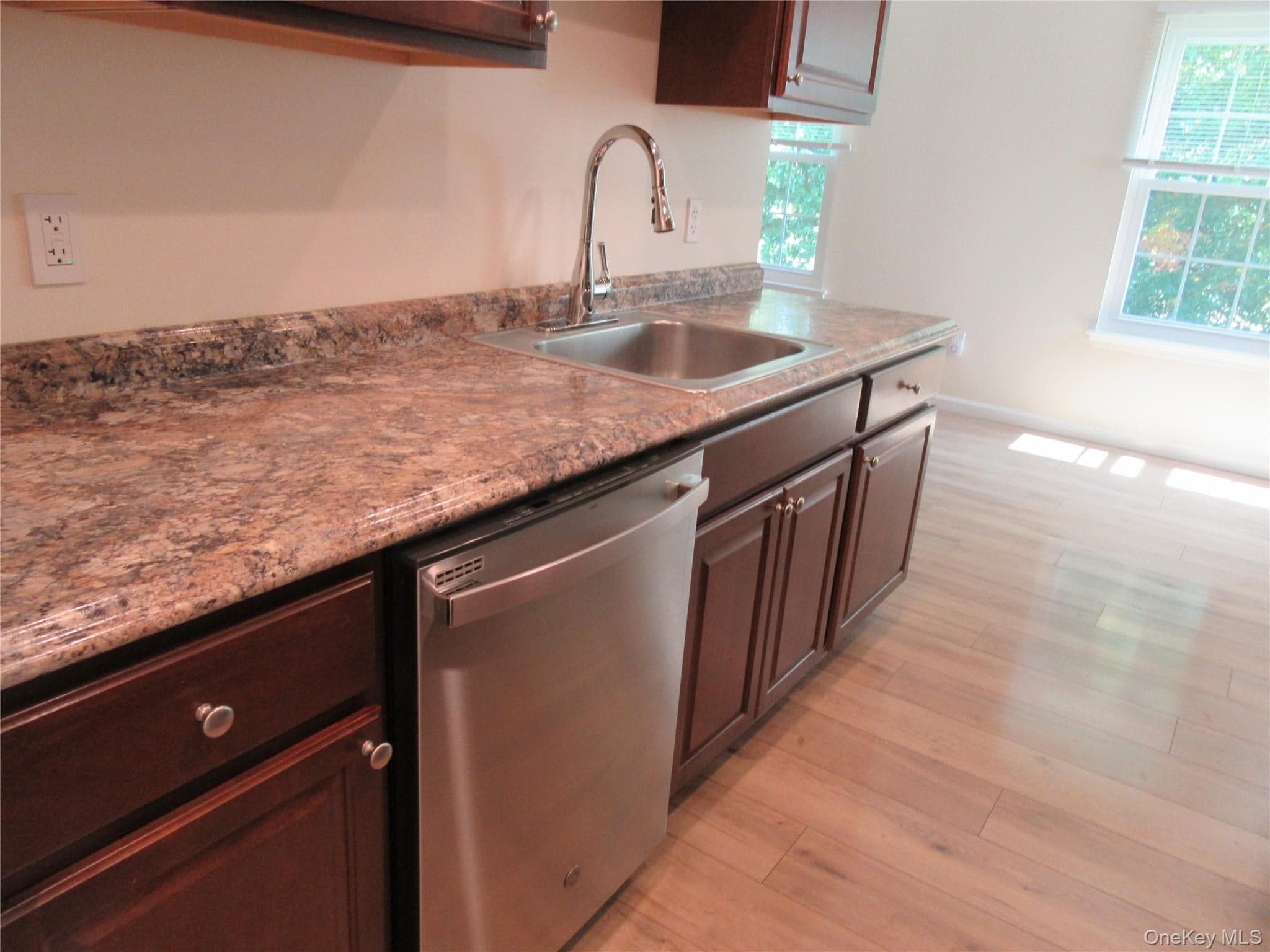 102 Cartwheel Court Unit: 22 thumbnail 6