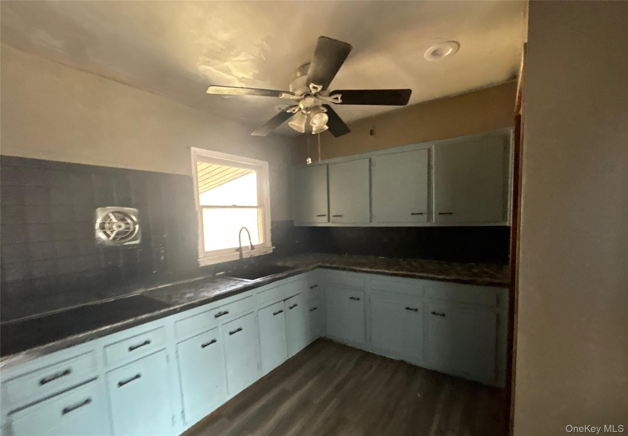 209 Moffitt Boulevard thumbnail 4
