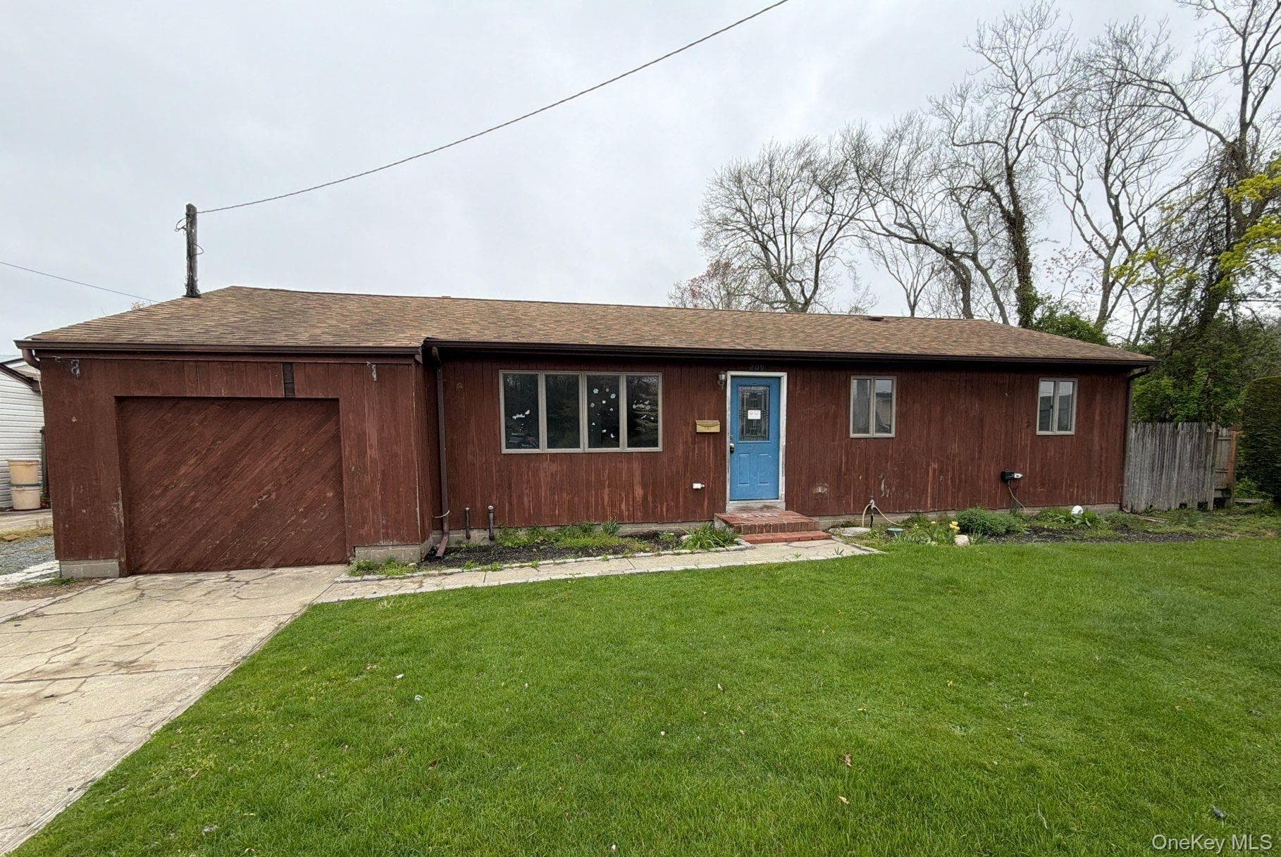 209 Moffitt Boulevard photo 1