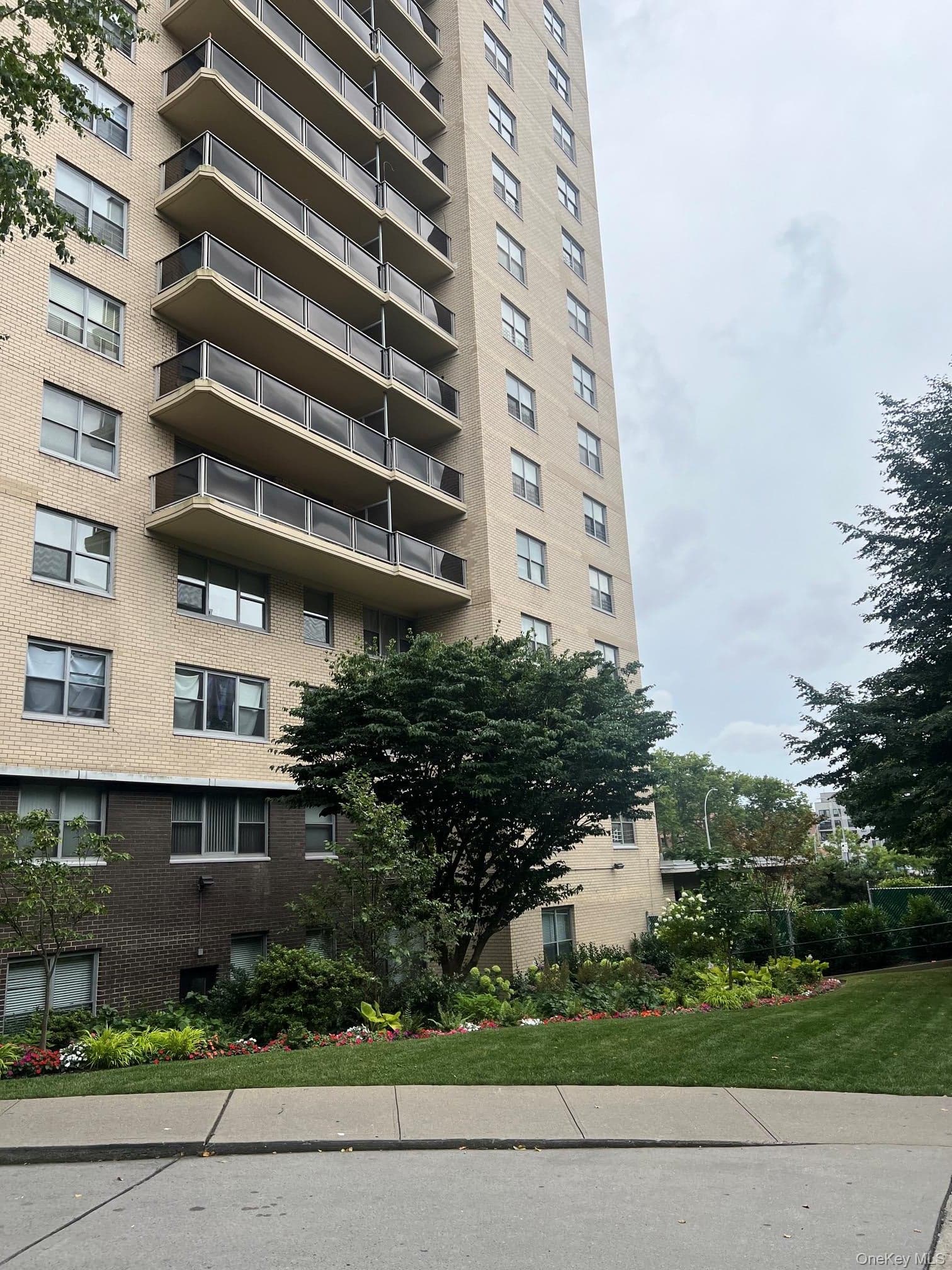 17520 Wexford Terrace Unit: 4J thumbnail 8